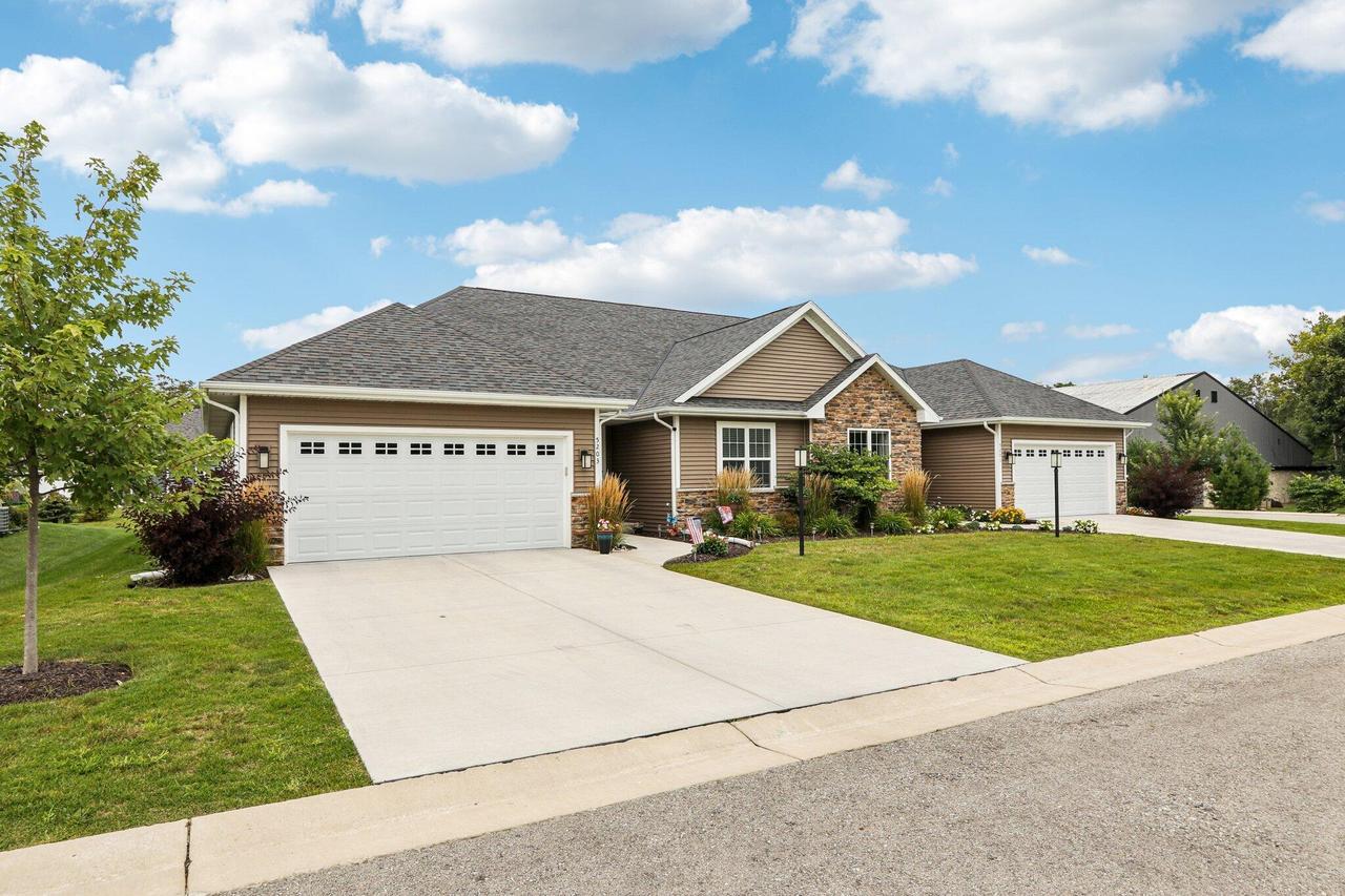 5203 Briarwood Cir, Caledonia, WI 53402