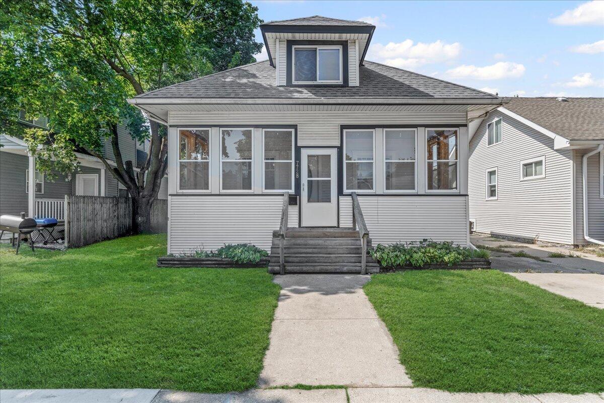 7728 14th Ave, Kenosha, WI 53143