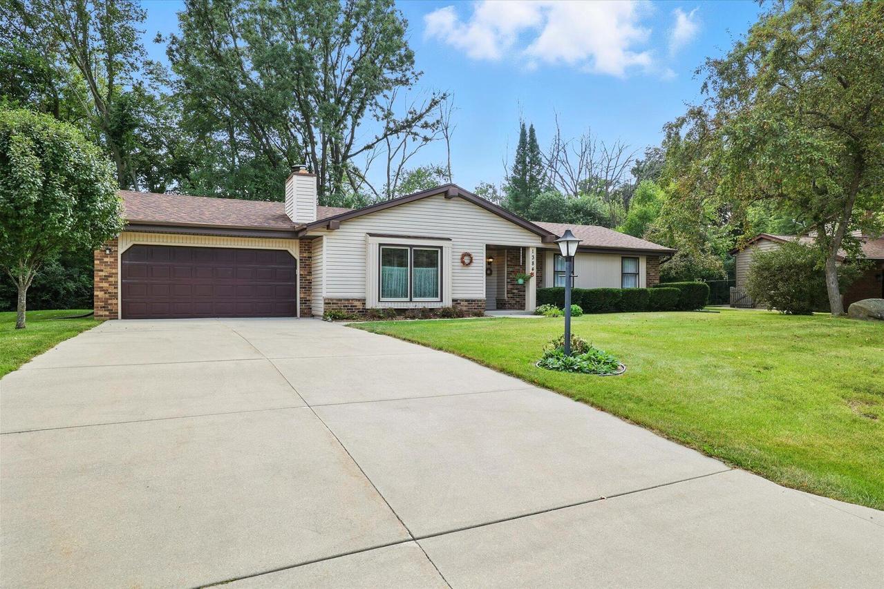 13845 W Wilbur Dr, New Berlin, WI 53151