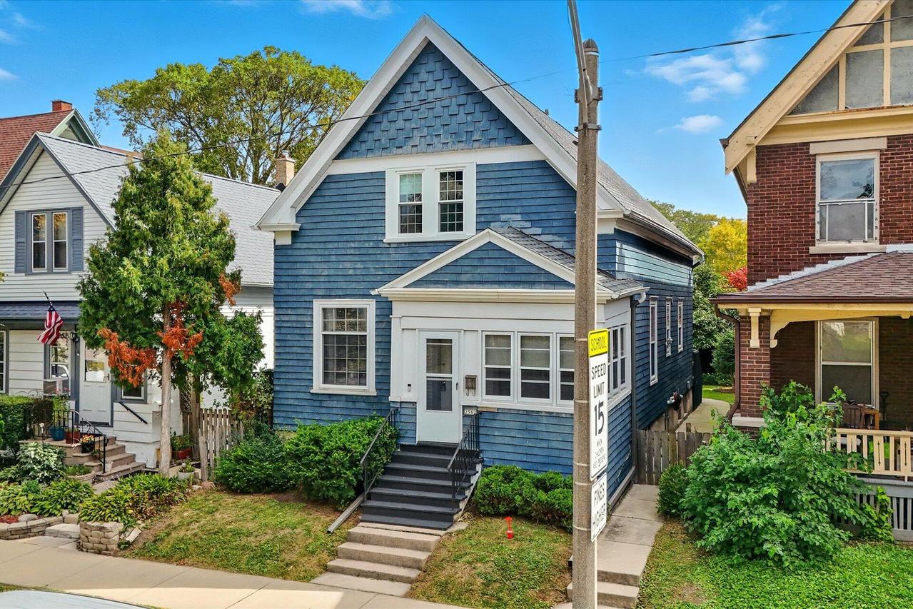 2562 N Weil St, Milwaukee, WI 53212
