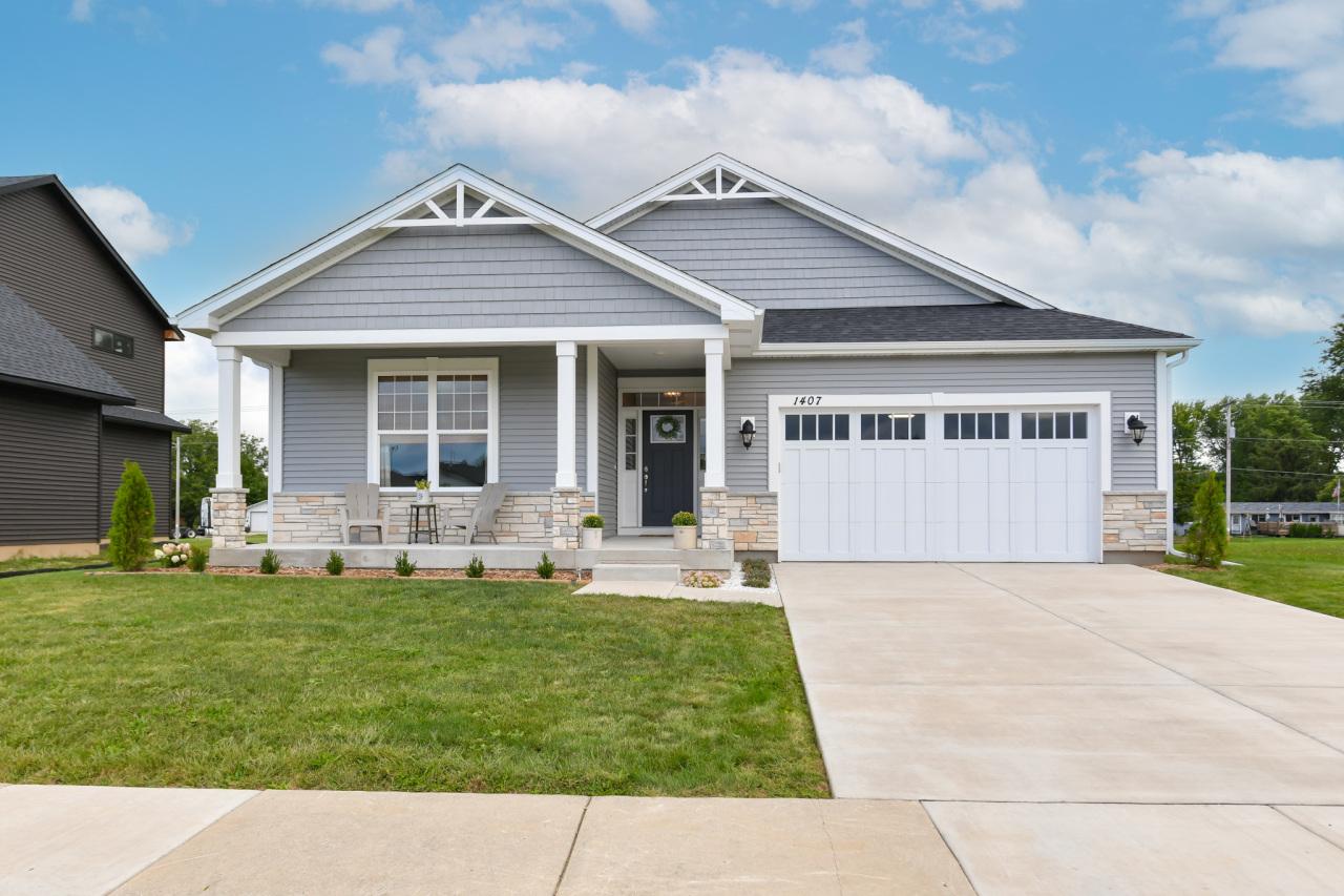 1407 Evergreen Dr, Delavan, WI 53115