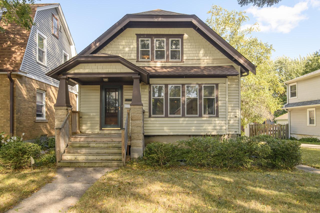 2262 N 71st. St, Wauwatosa, WI 53213