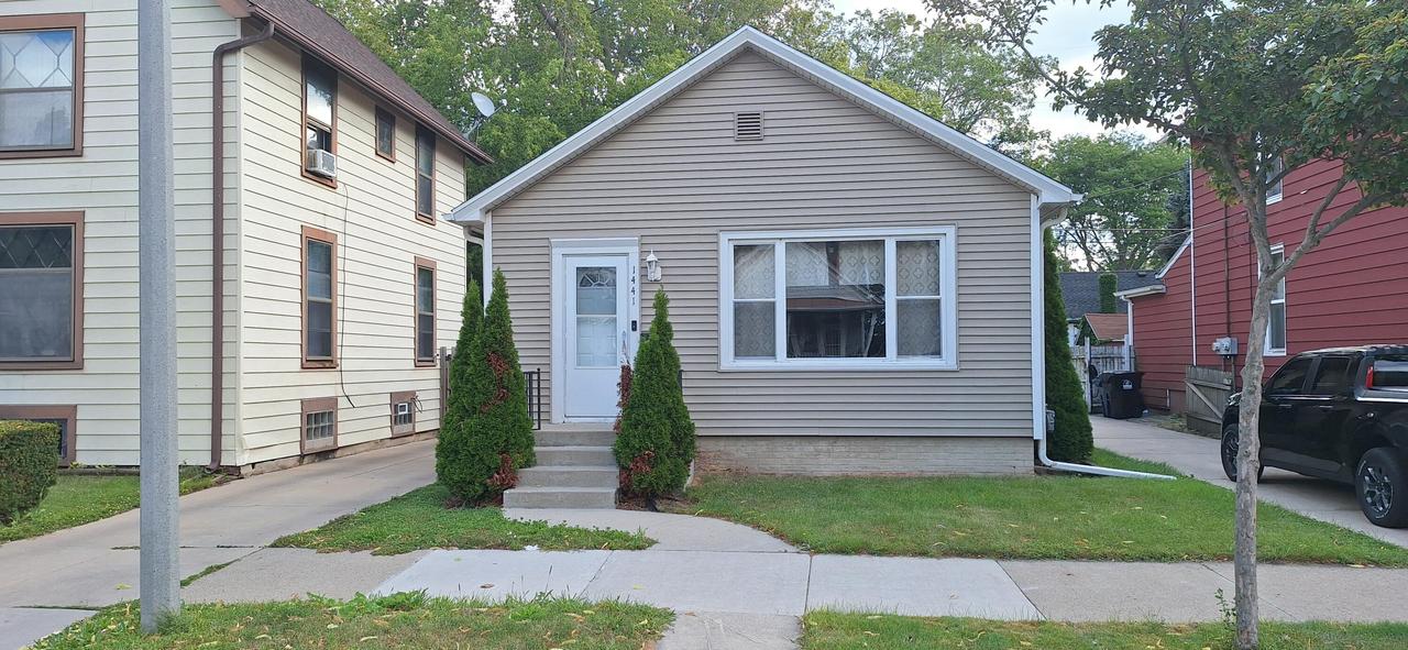 1441 Villa St, Racine, WI 53403