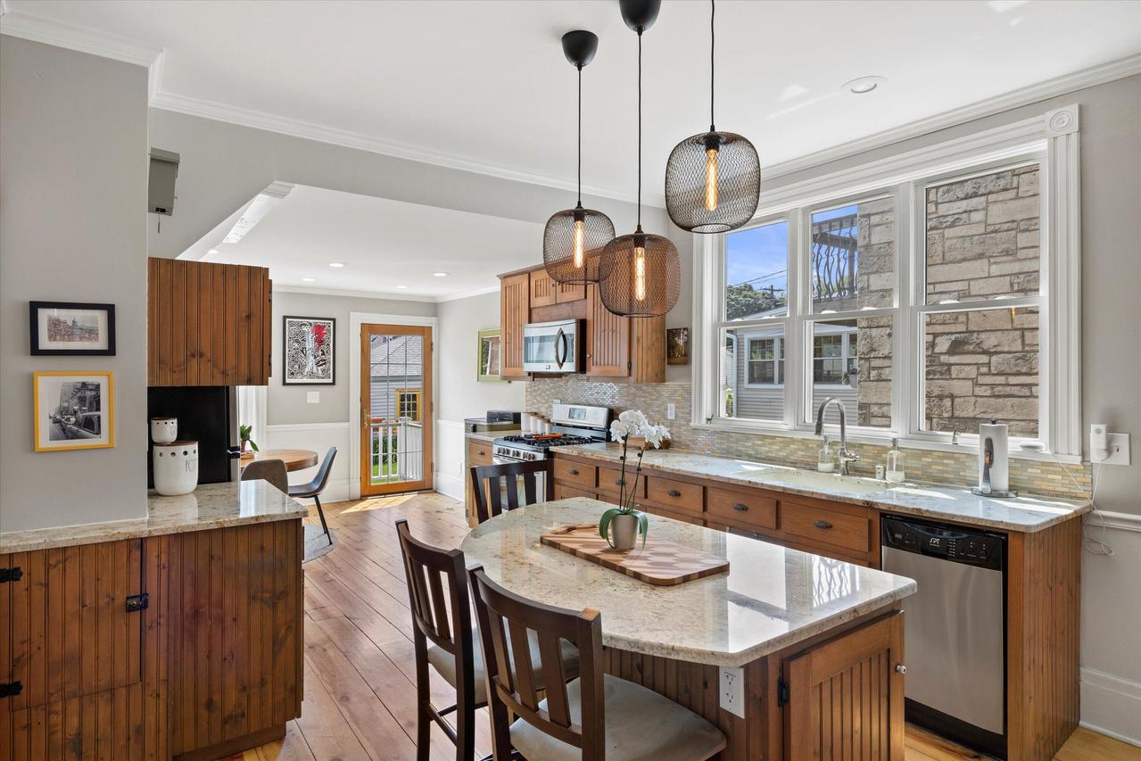 3146 S Kinnickinnic Ave, Milwaukee, WI 53207