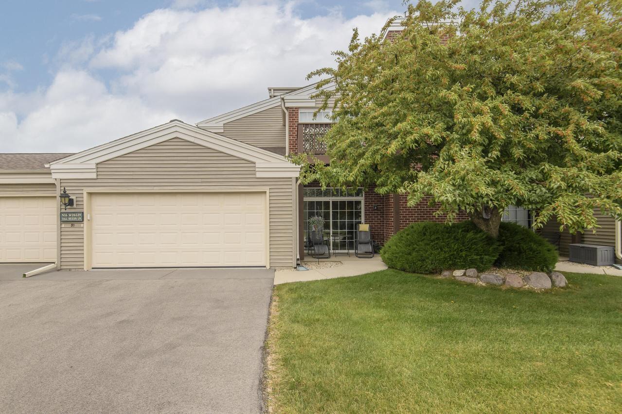 N16W26539 Tall Reeds Ln #D, Pewaukee, WI 53072