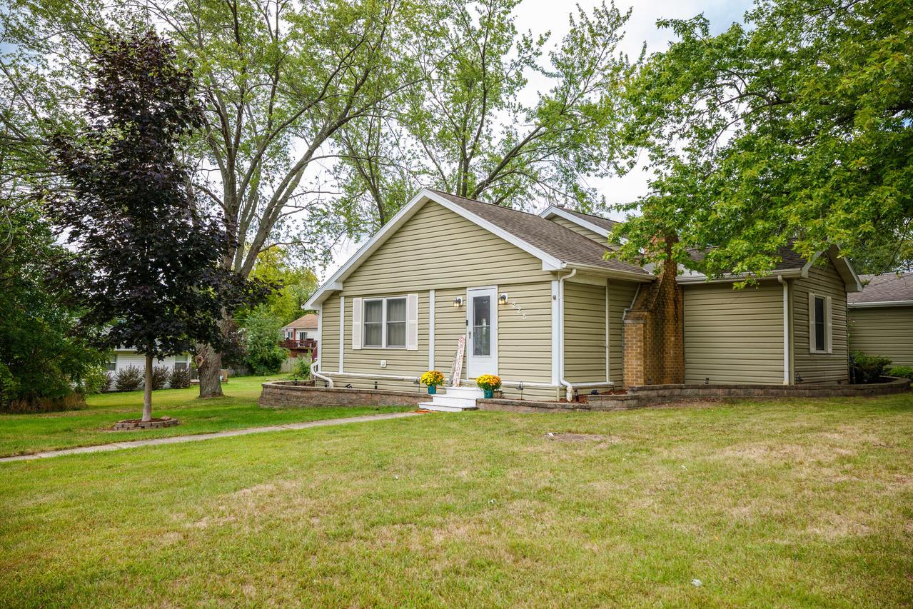 225 Park Ave., Twin Lakes, WI 53181