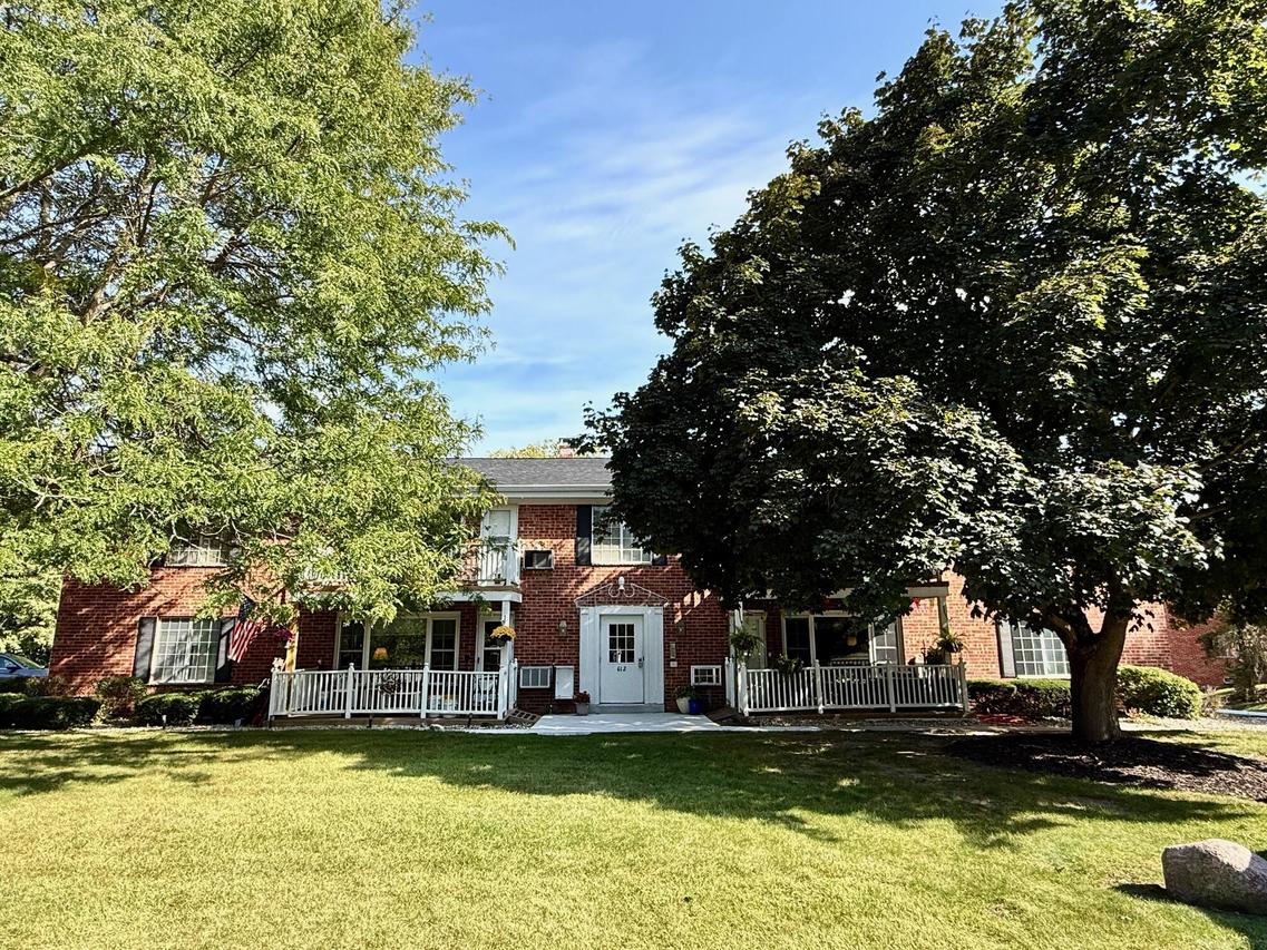 612 Laurel Lake #8, Thiensville, WI 53092