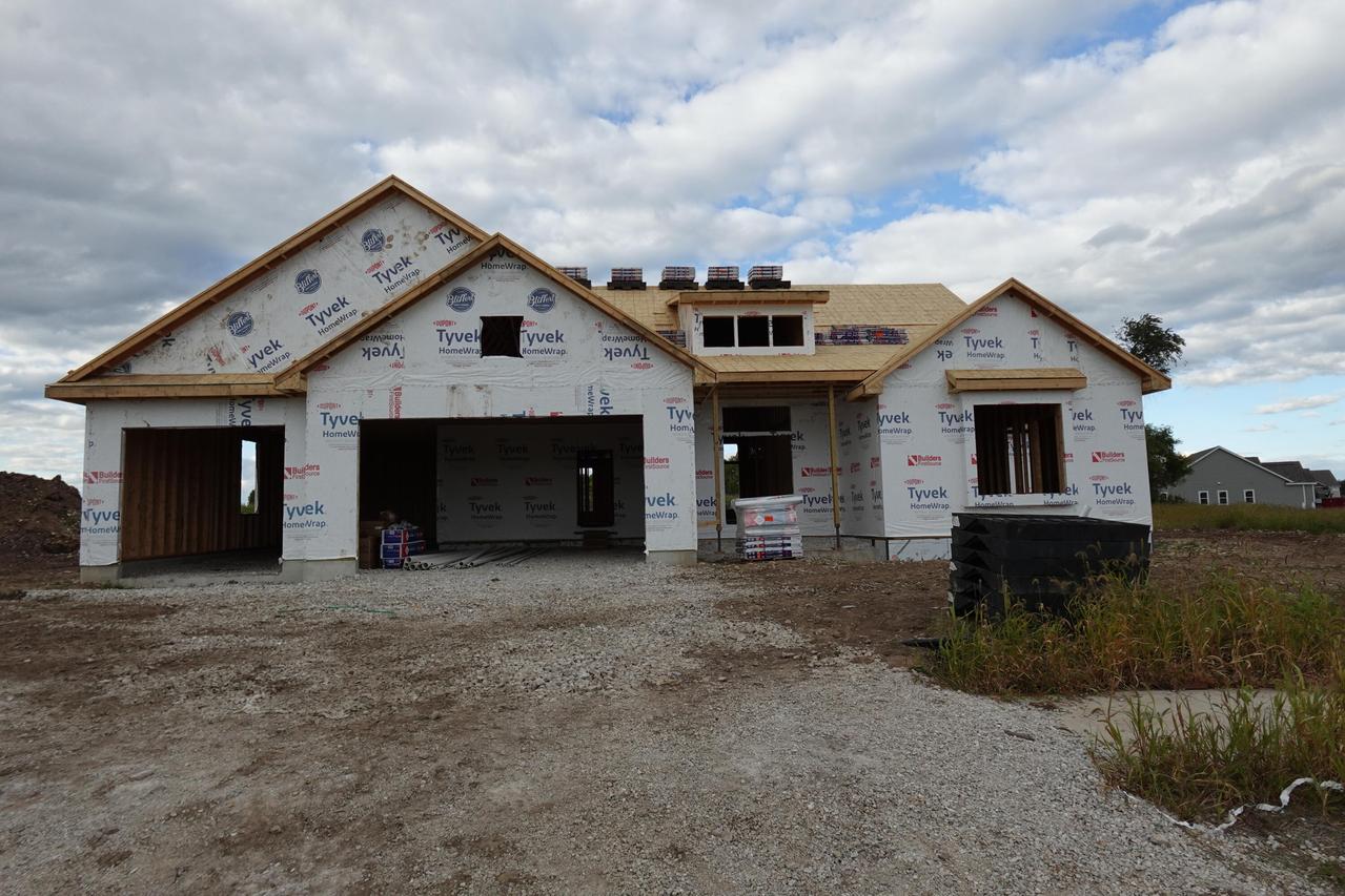 1754 Switchgrass St, Oconomowoc, WI 53066