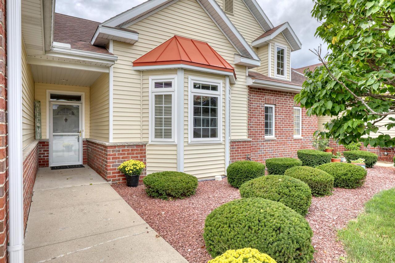 5271 S Acorn Ln., Greenfield, WI 53221