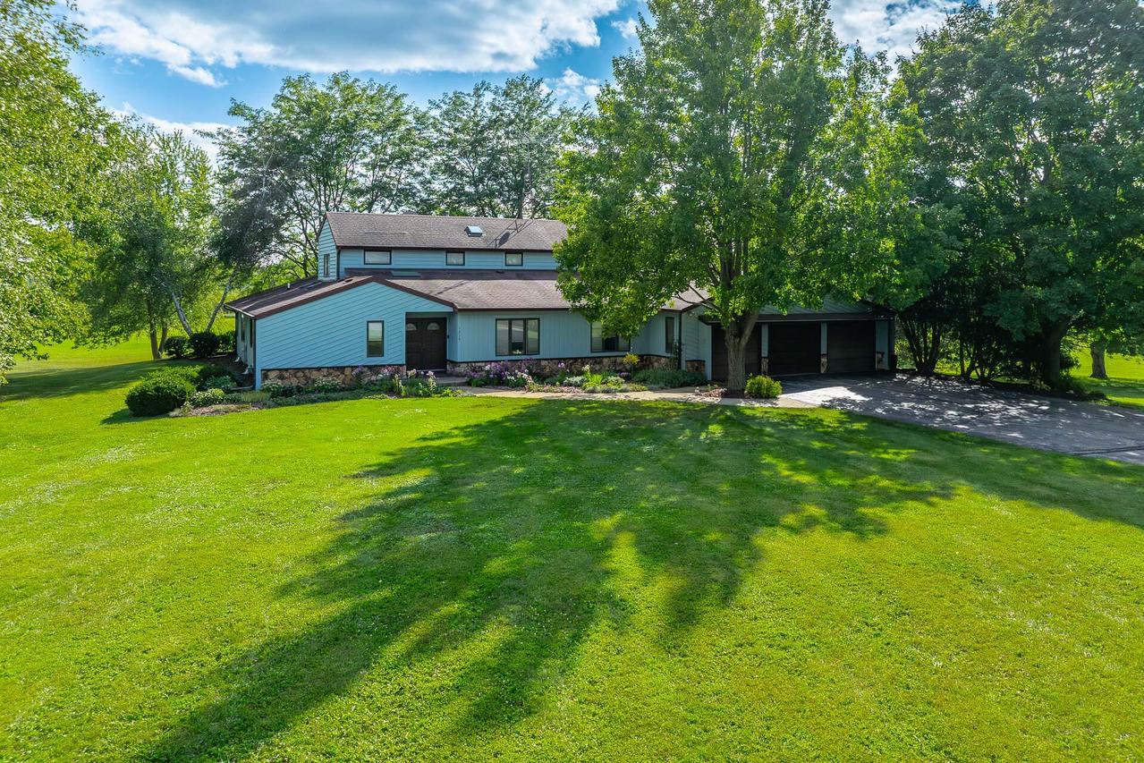 W1315 Cessna St, Bloomfield, WI 53147