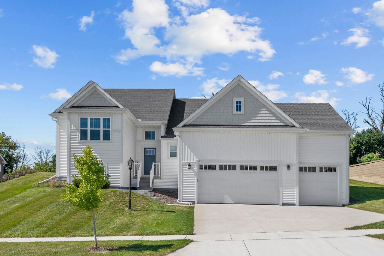 675 N Amber Ln, Port Washington, WI 53074