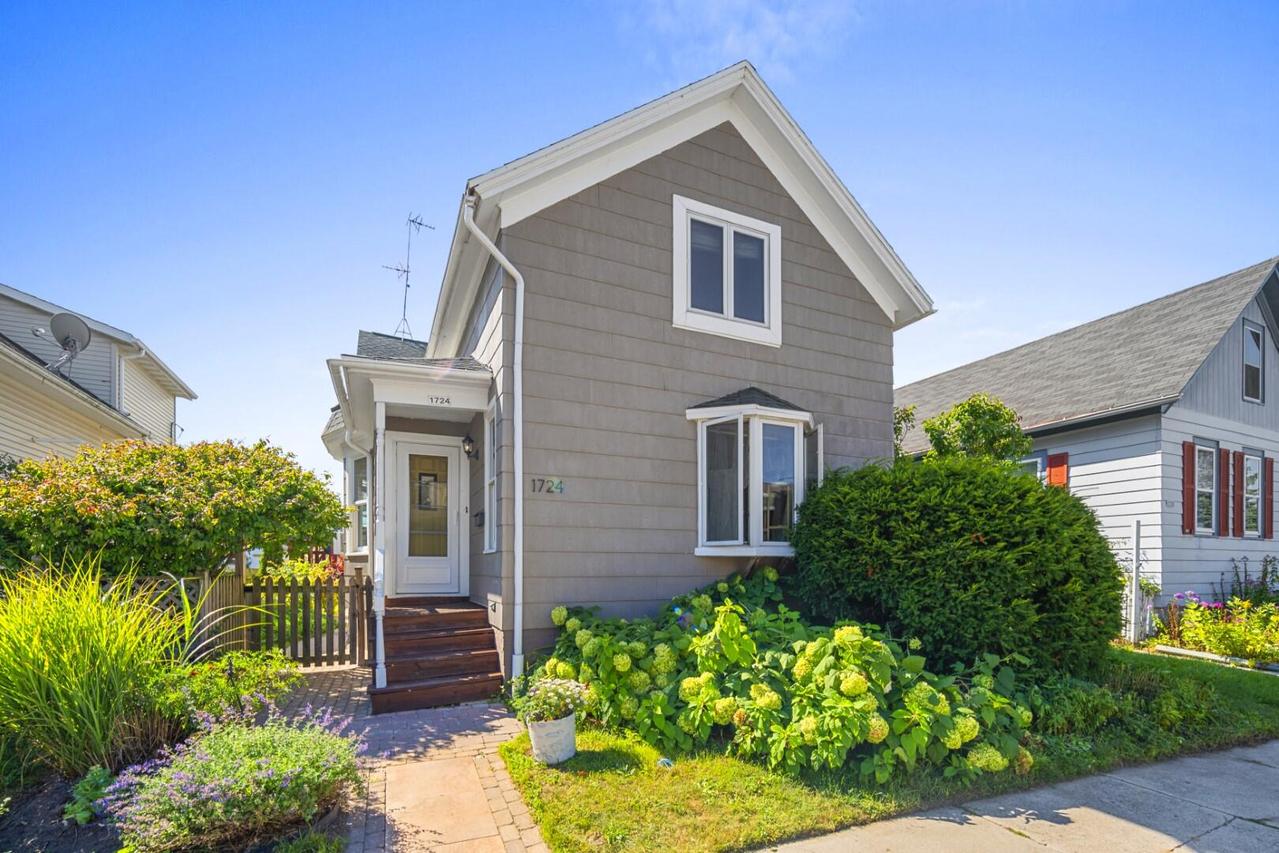 1724 S 13th St, Sheboygan, WI 53081