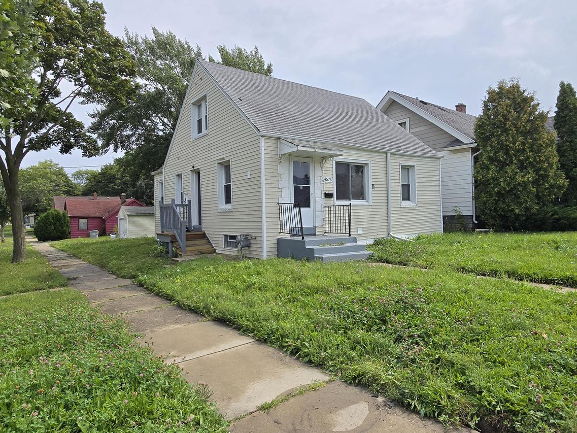 4576 N 30th St, Milwaukee, WI 53209