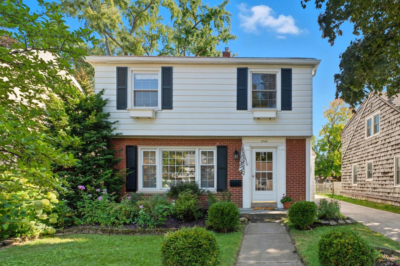2360 N 83rd St, Wauwatosa, WI 53213