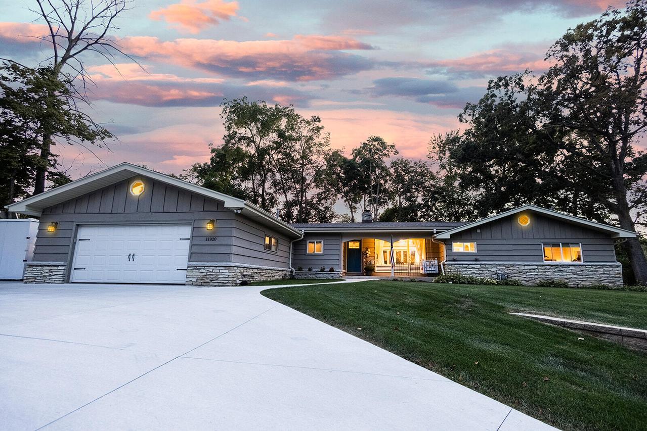 11920 Indian Trl, Hales Corners, WI 53130