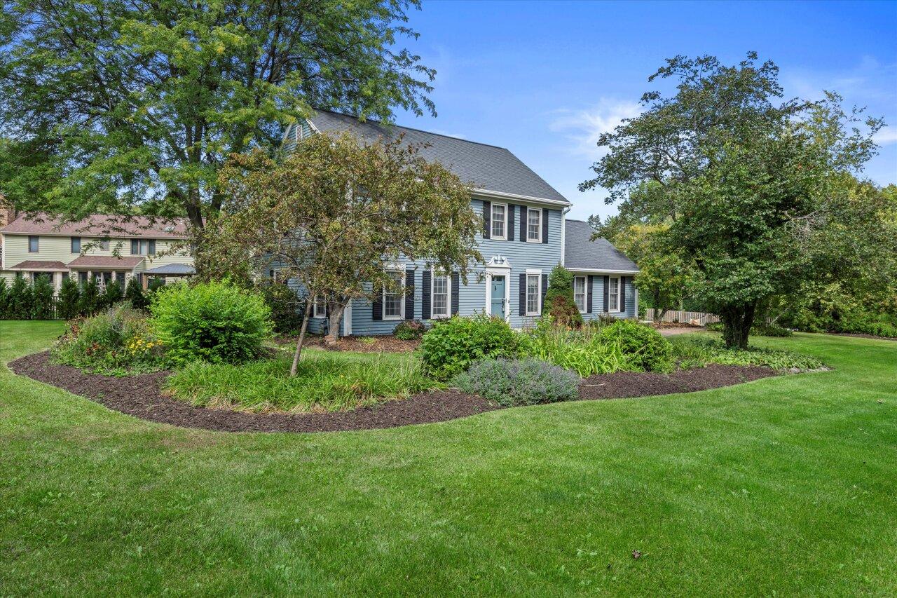 3300 W Mequon Rd, Mequon, WI 53092