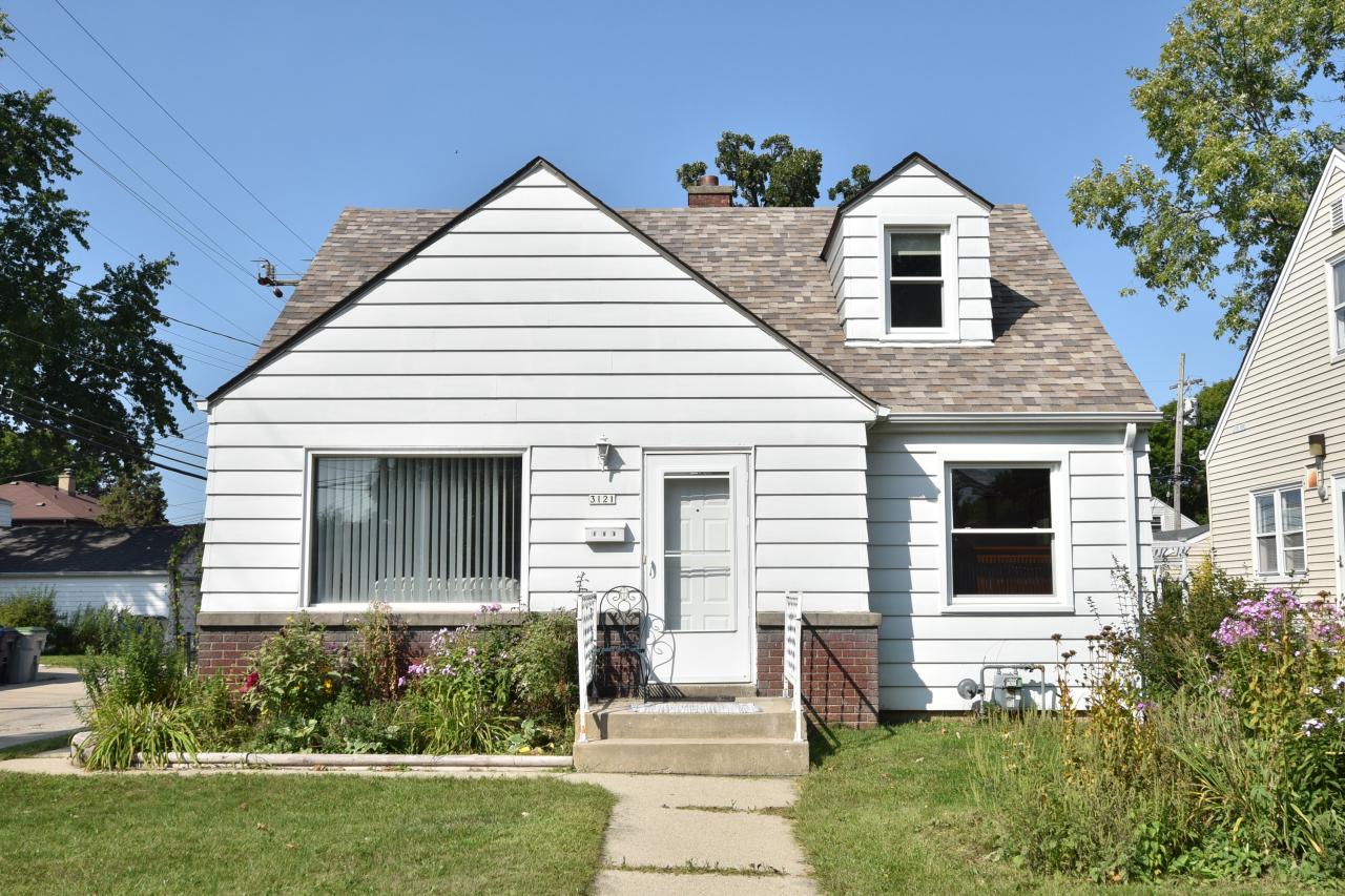 3121 N 89th St, Milwaukee, WI 53222