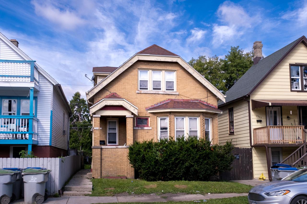 2349 S 17th St, Milwaukee, WI 53215