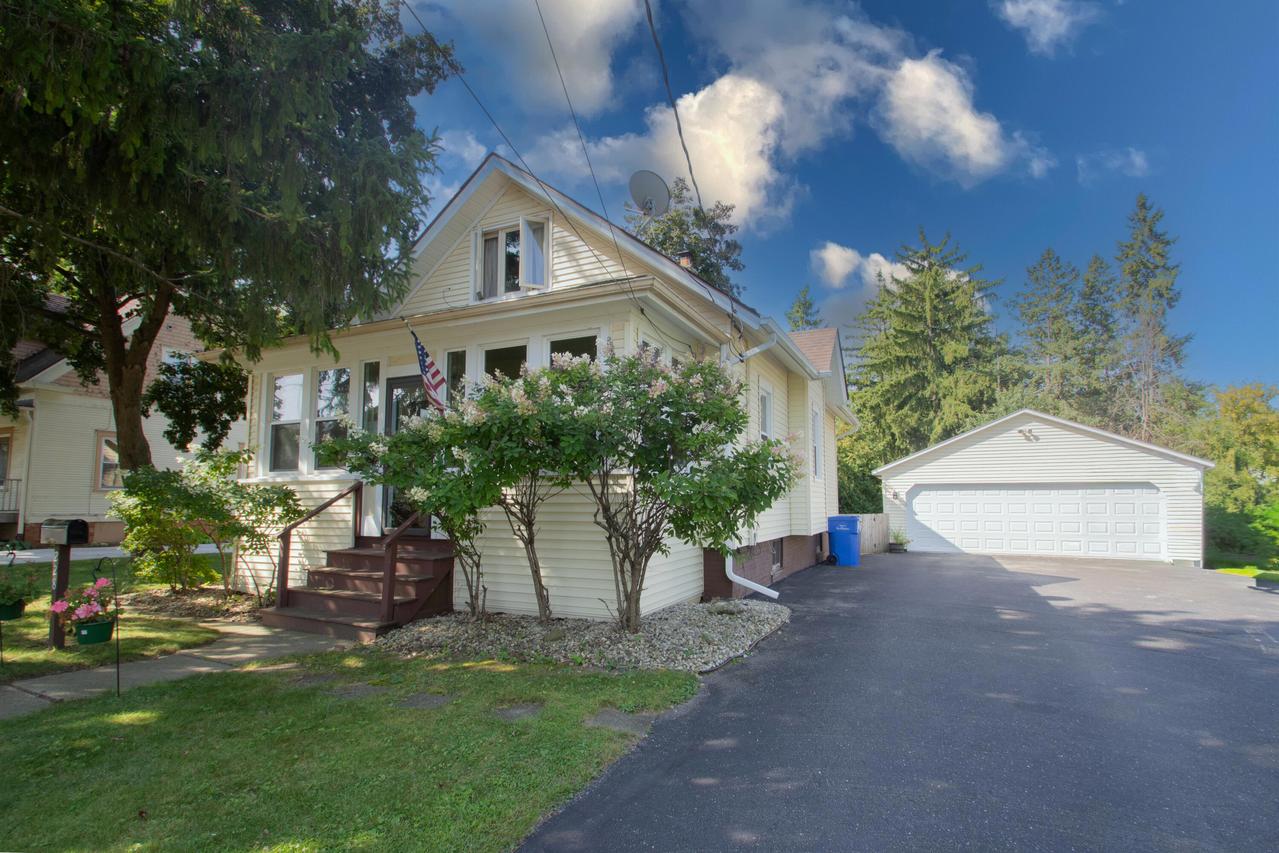 228 Fremont St, Watertown, WI 53098