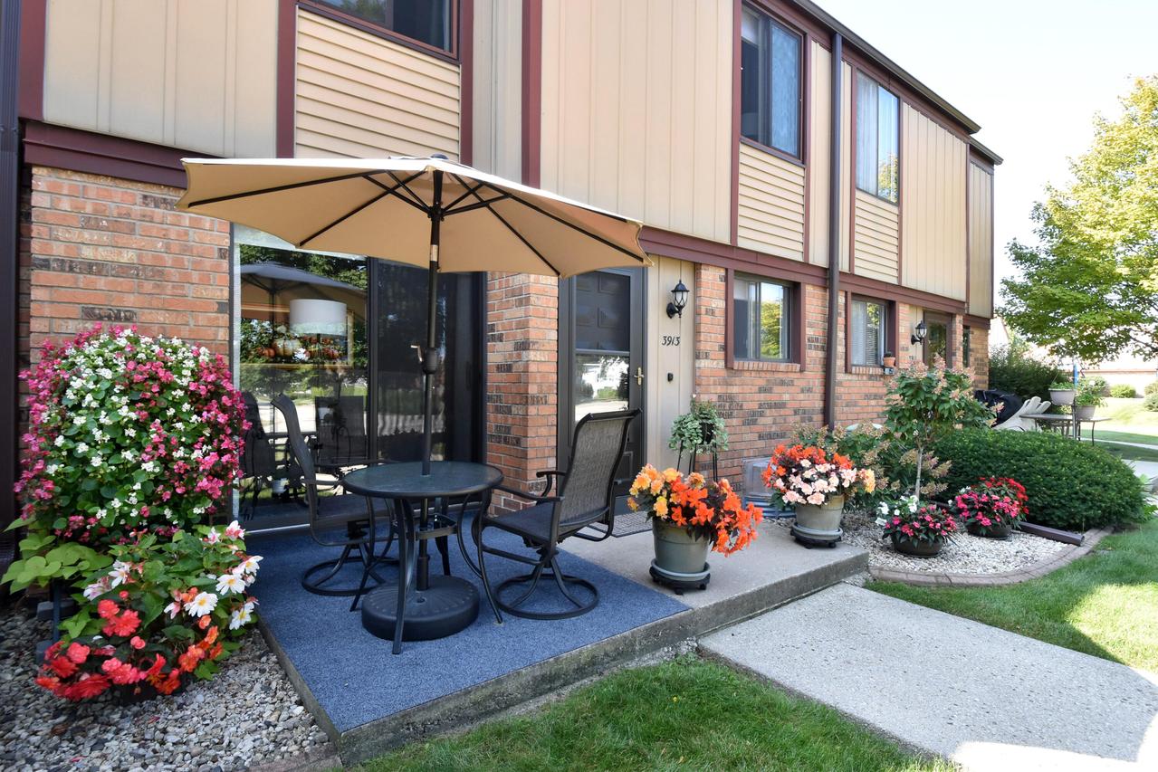 3913 W College Ave, Franklin, WI 53221
