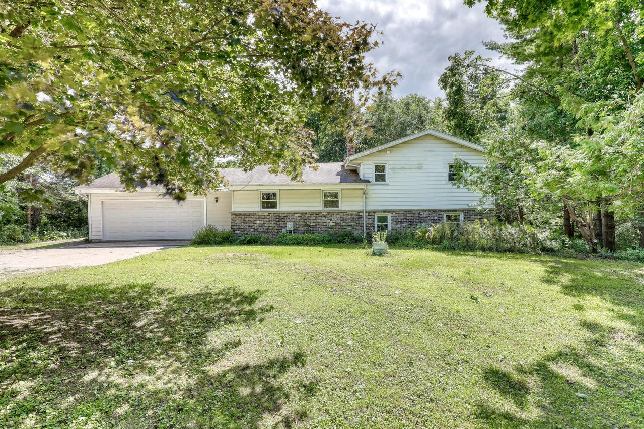 N91W29247 Center Oak Rd, Merton, WI 53029