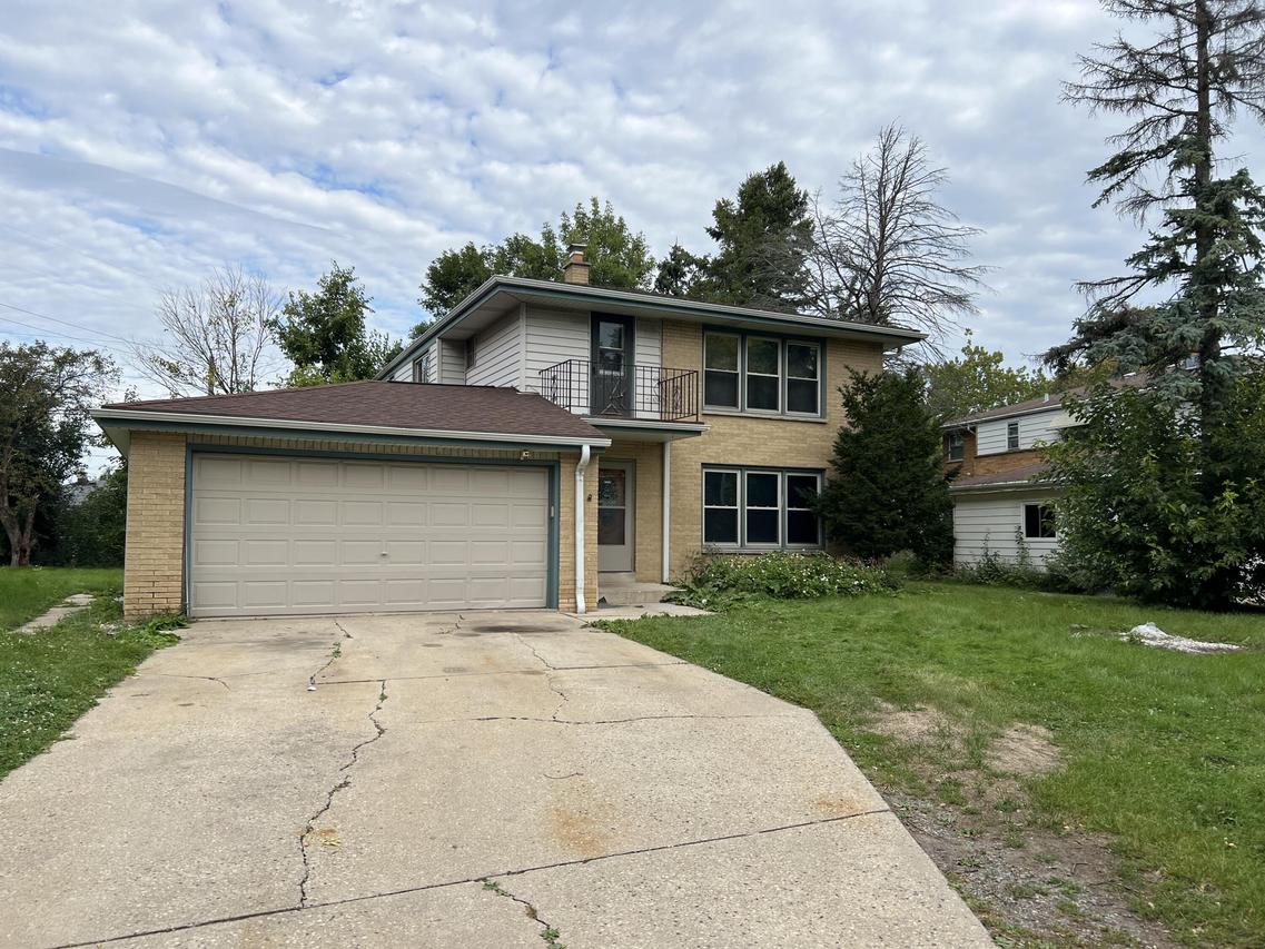 6587 N 73rd St, Milwaukee, WI 53223