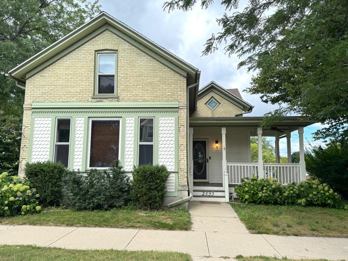 2593 S Wentworth Ave, Milwaukee, WI 53207