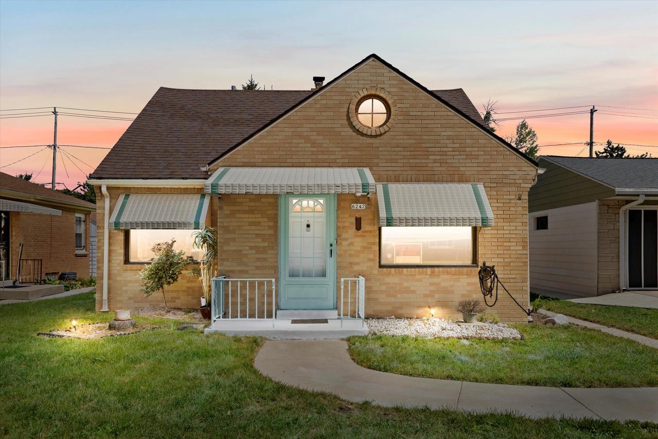 6242 W Leon Ter, Milwaukee, WI 53218