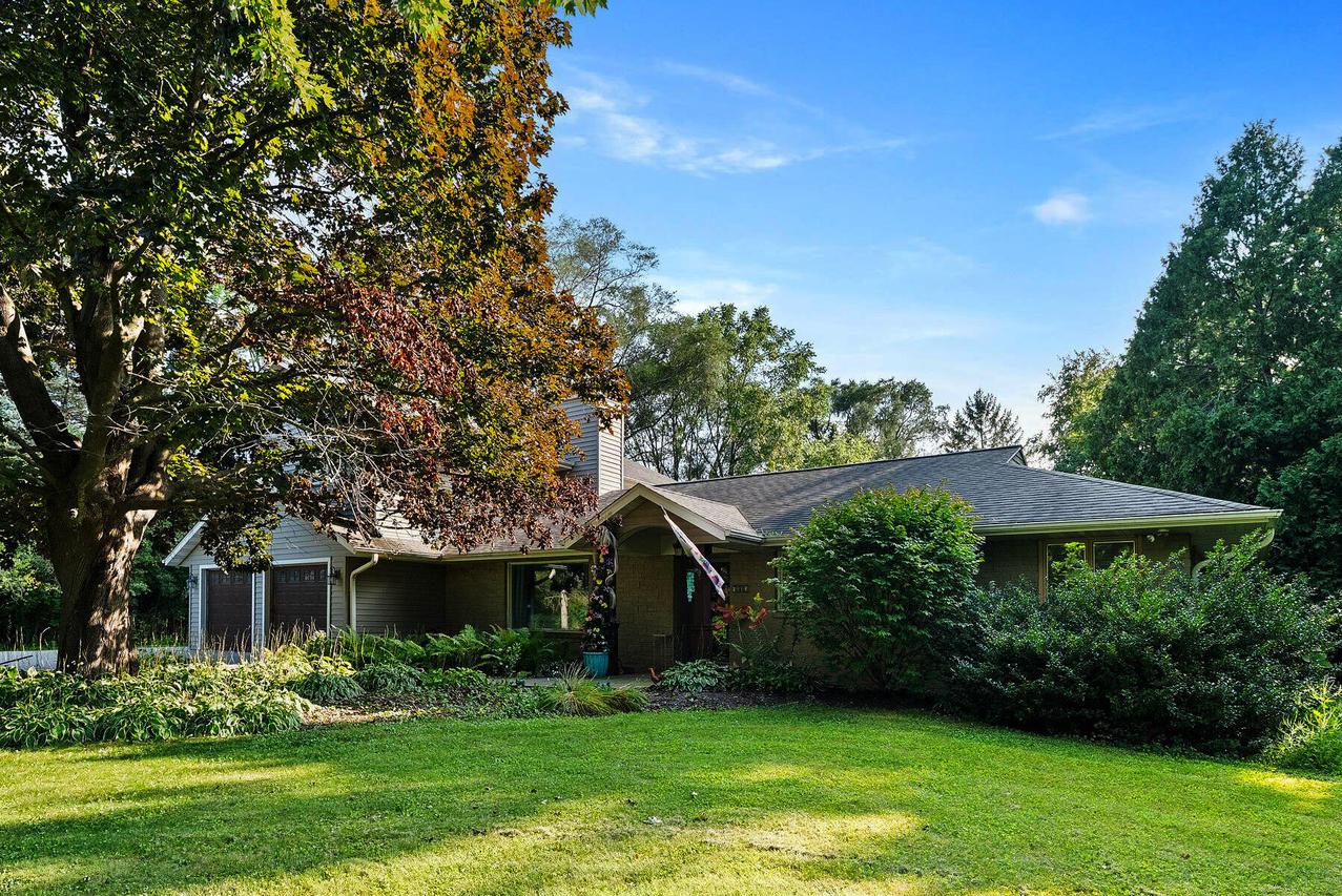 1339 Cedar Creek, Cedarburg, WI 53024