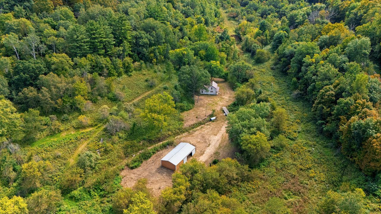 30852 Oakland Rd, Portland, WI 54619