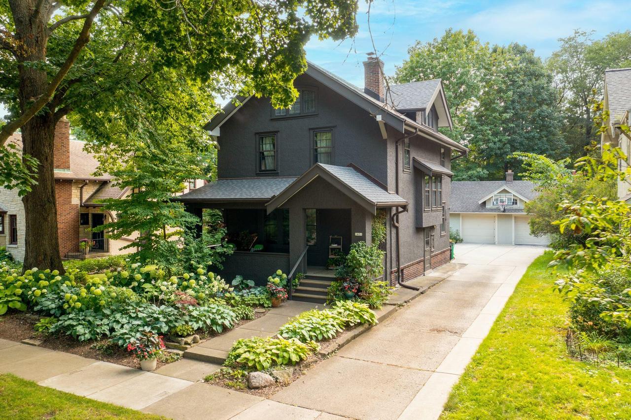 1431 N 69th St, Wauwatosa, WI 53213