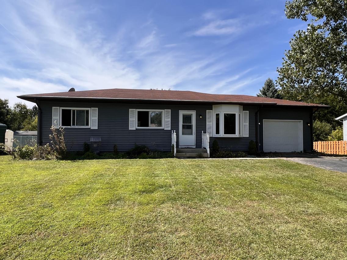 197 Ballard St, Sharon, WI 53585