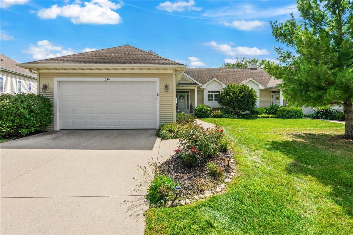 630 S Stone Ridge, Lake Geneva, WI 53147