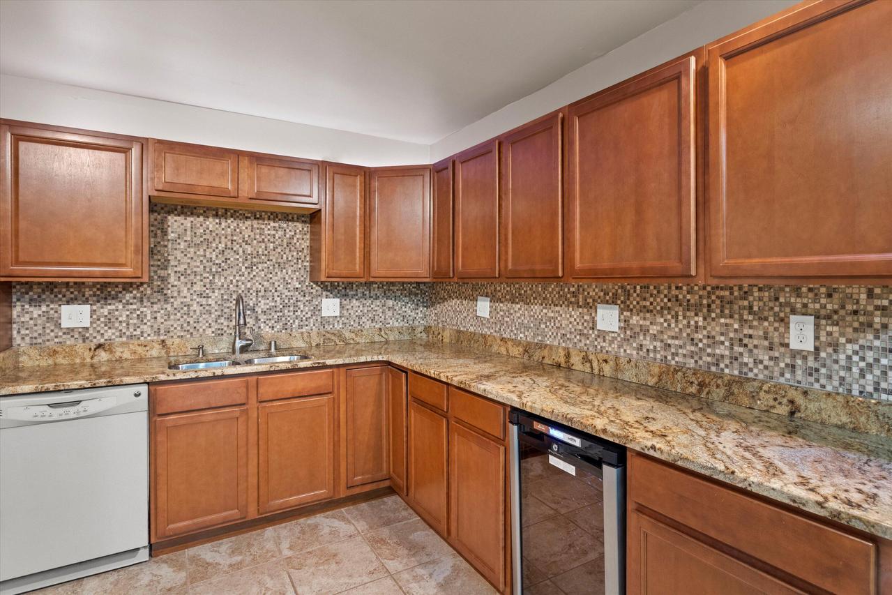 2230 W Good Hope Rd #25, Glendale, WI 53209