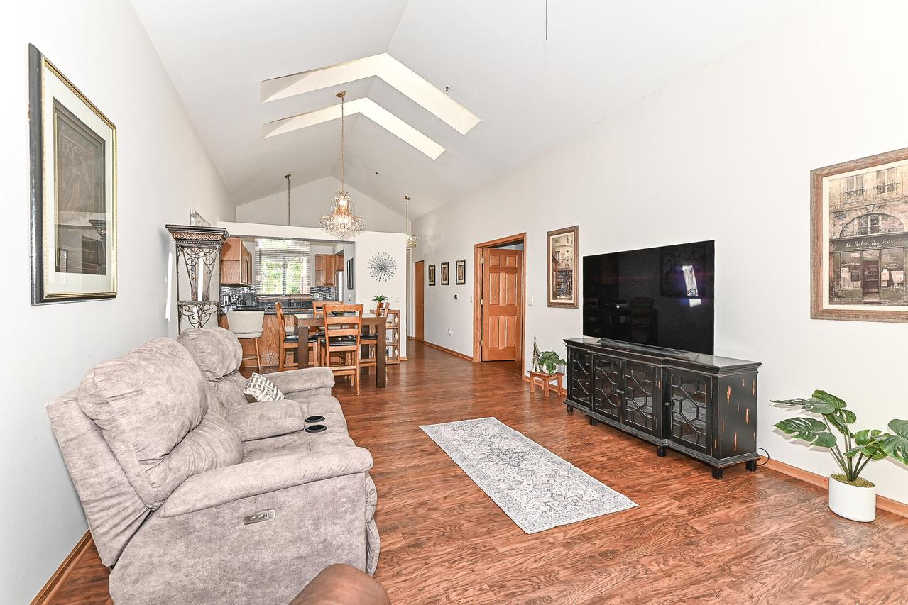 18415 W Wisconsin Ave, Brookfield, WI 53045
