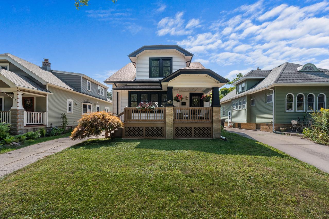 8315 Portland Ave, Wauwatosa, WI 53213