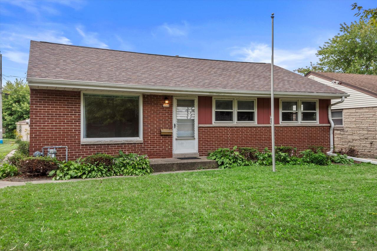 3309 E Whittaker Ave, Cudahy, WI 53110