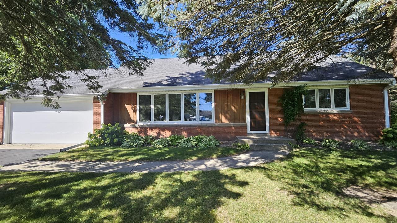 9601 S Shepard Ave, Oak Creek, WI 53154