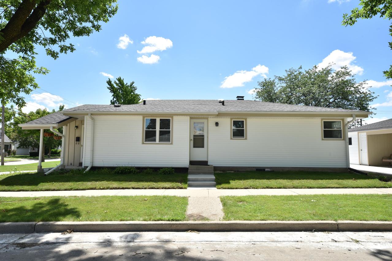 4859 N 105th St, Milwaukee, WI 53225