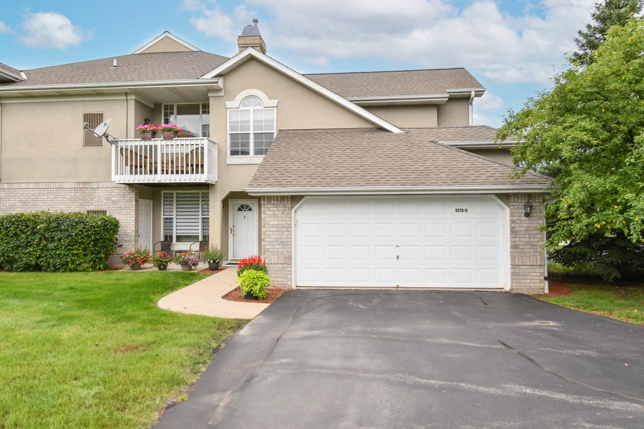9279 W Elm Ct #B, Franklin, WI 53132