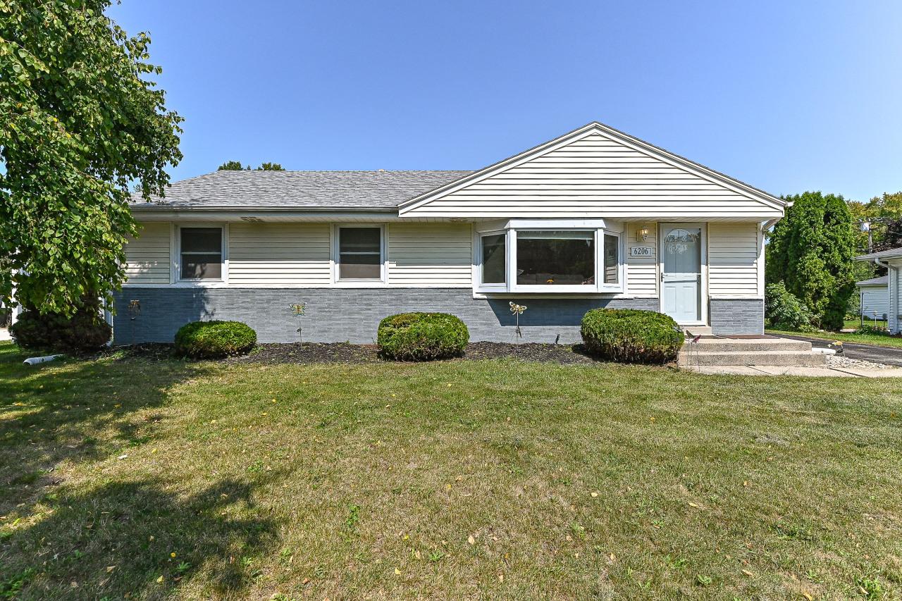 6206 W Fairlane Ave, Brown Deer, WI 53223