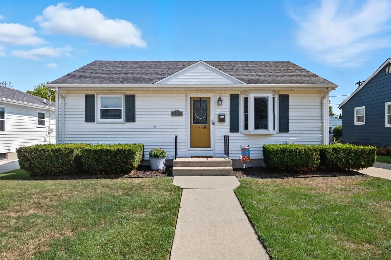 7813 32nd Ave, Kenosha, WI 53142
