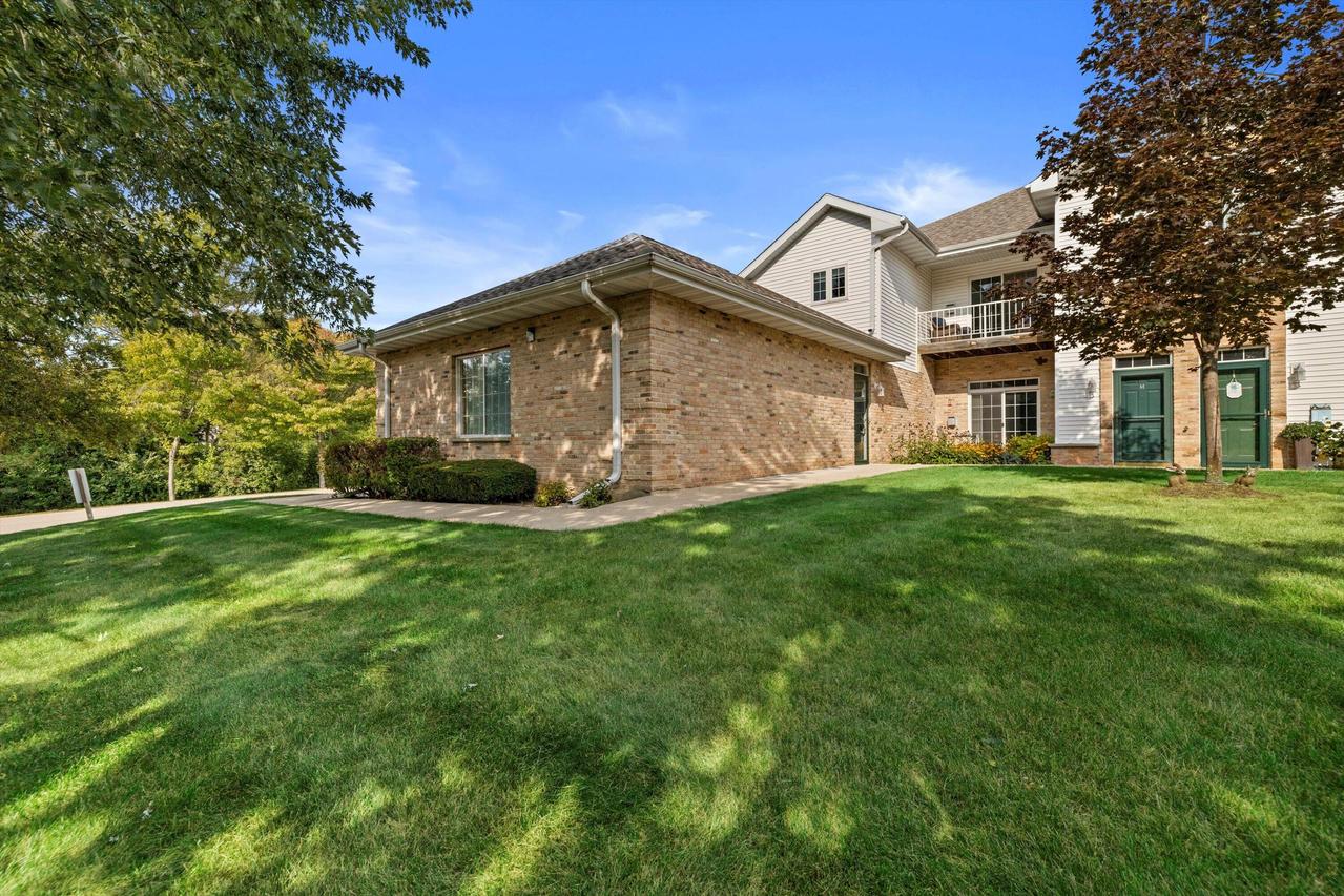4301 Taylor Hbr #E6, Mount Pleasant, WI 53403