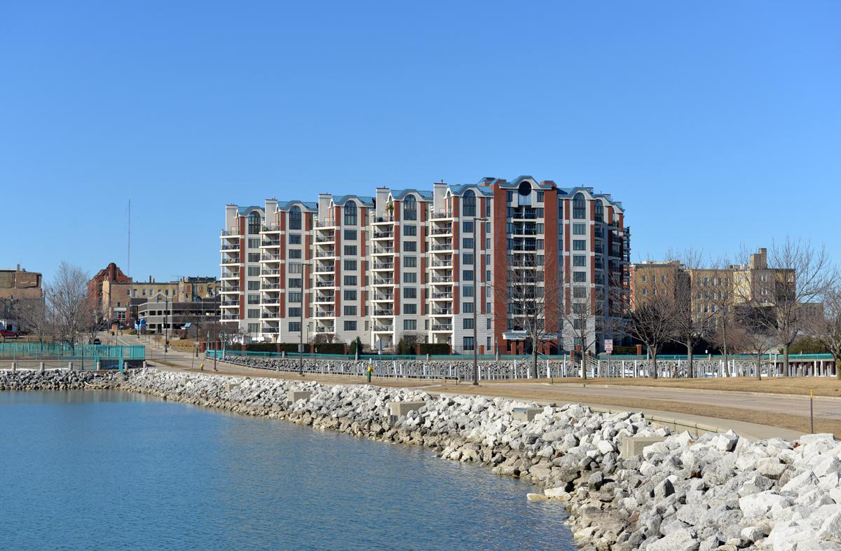333 Lake Ave #401, Racine, WI 53403