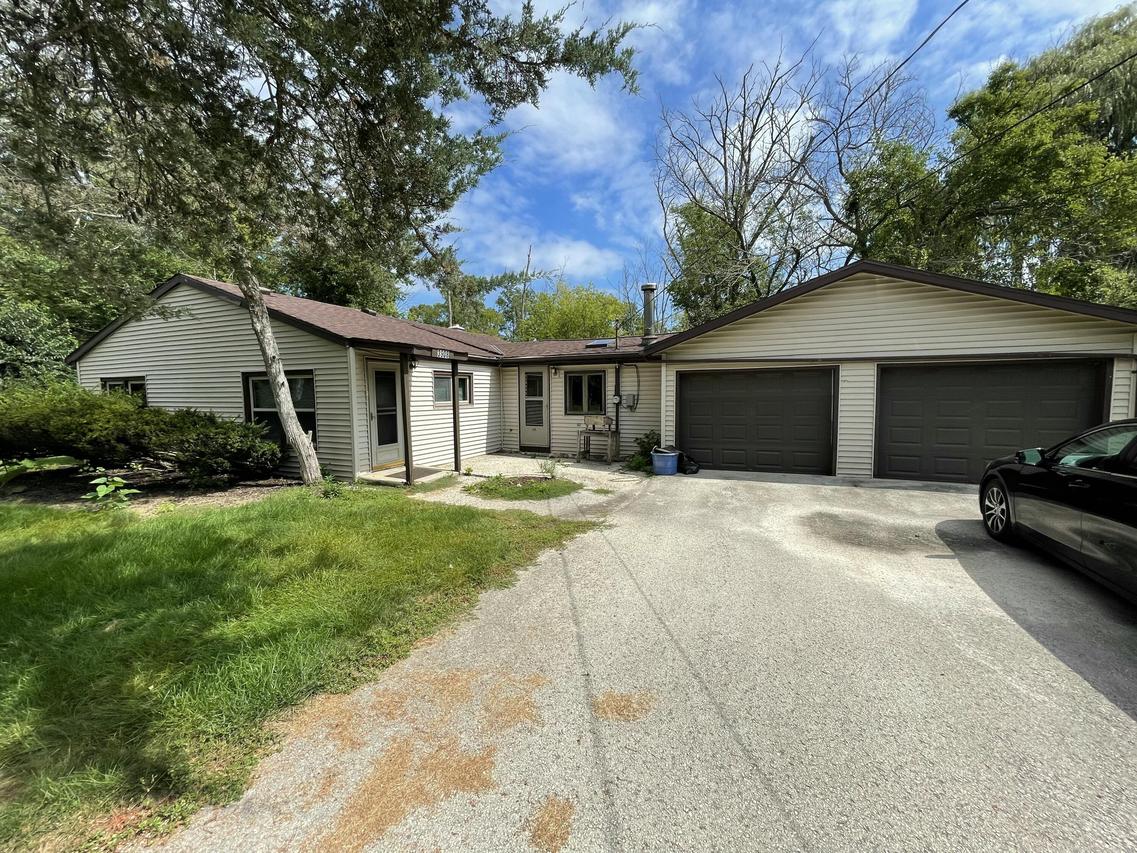 3908 Valley Rd, Caledonia, WI 53405