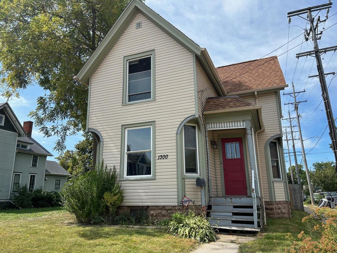 1300 Park Ave, Racine, WI 53403