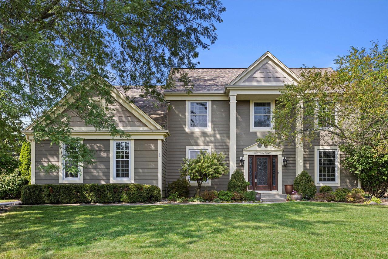 W144N10327 Raintree Dr, Germantown, WI 53022
