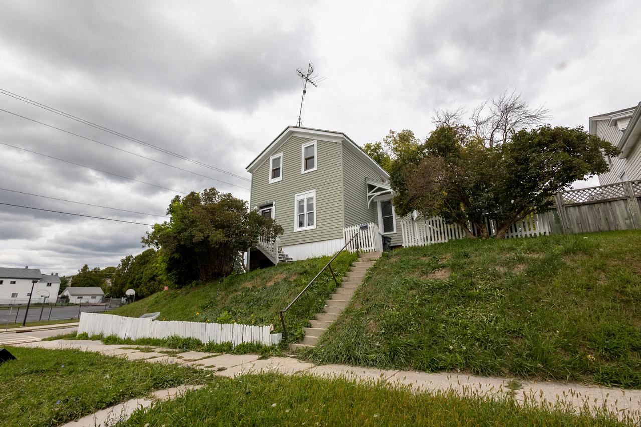 1236 St Clair Ave, Sheboygan, WI 53081
