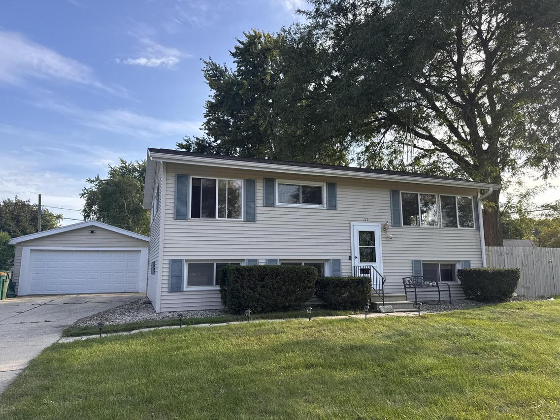 722 Thomas St, Fond Du Lac, WI 54935