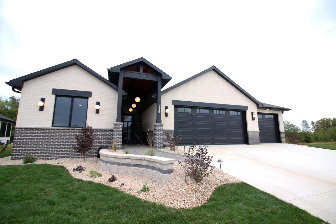 334 Ridge View #30, Milton, WI 53563